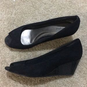 Peep toe wedges